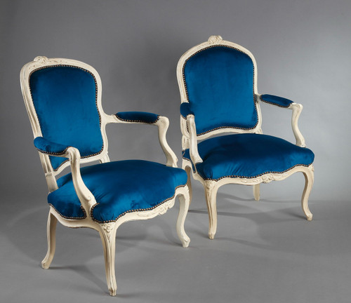 Vier entenblaue Samtsessel aus der Zeit Louis XV