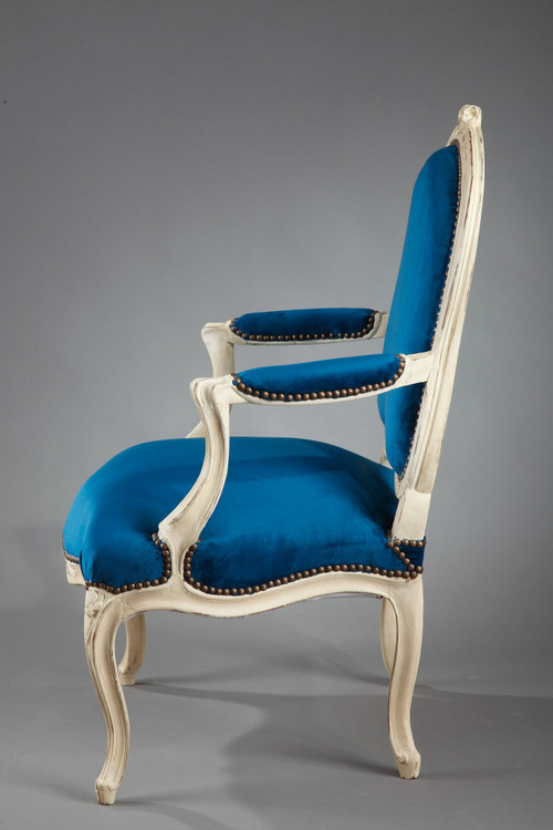 Vier entenblaue Samtsessel aus der Zeit Louis XV