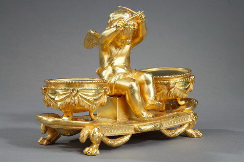 Gilt bronze inkwell, "L'Amour timbalier", Louis XVI style