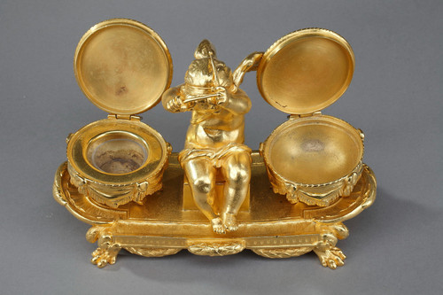 Gilt bronze inkwell, "L'Amour timbalier", Louis XVI style