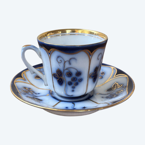 Valentine porcelain cup and saucer (year 1830)