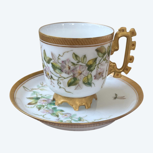 19th century porcelain cup and saucer - Flower pattern, gilding and refined details