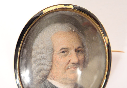 Miniatur Oval Perlmutt Porträt Adel XVIII. Brosche Massivgold 18K Emaille