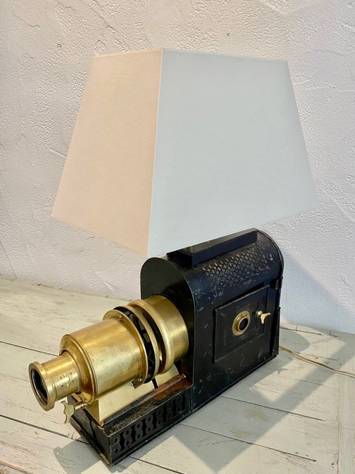 Helios magische Laterne in Lampe