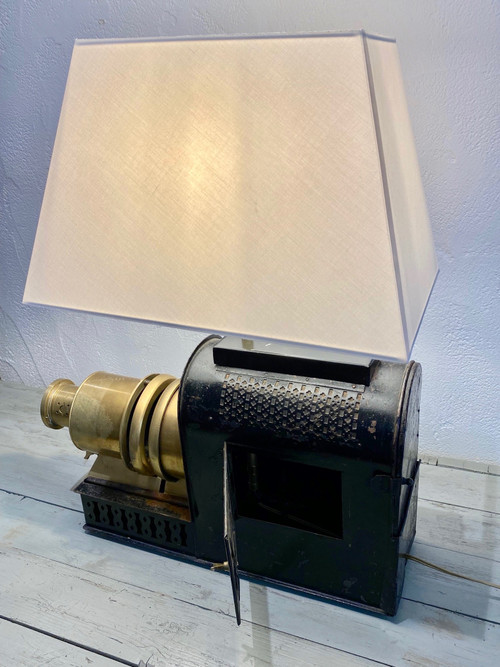 Helios magische Laterne in Lampe