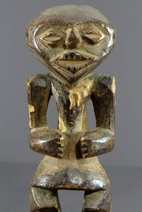Nigeria, Mambila-Volk, erste Hälfte des 20. Jahrhunderts, Hartholzstatuette vom Typ „Tadep“.