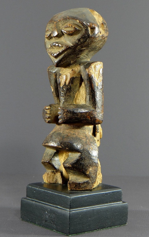 Nigeria, Mambila-Volk, erste Hälfte des 20. Jahrhunderts, Hartholzstatuette vom Typ „Tadep“.