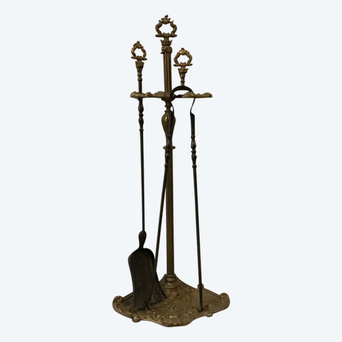 Beautiful and large old fireplace set in bronze and iron from the 19th century