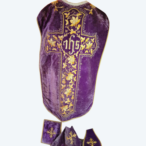 Ensemble liturgique ( chasuble, étole, voile et bourse) époque XIXe siècle