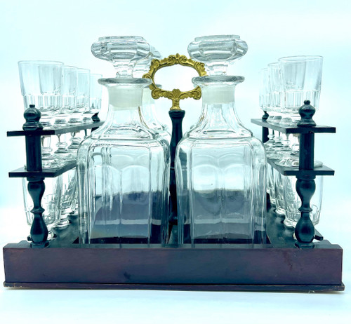 Mobile per liquori con decorazioni giapponesi e cristalleria Baccarat