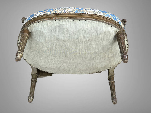 FAUTEUIL " DIT MARQUISE " DE STYLE LOUIS XVI EN BOIS PATINÉ ET SCULPTÉ DU XIXe