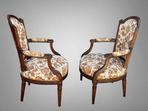PAIRE DE FAUTEUILS XVIIIe ÉPOQUE LOUIS XVI CABRIOLET A DOSSIER BÊCHE TAPISSÉS