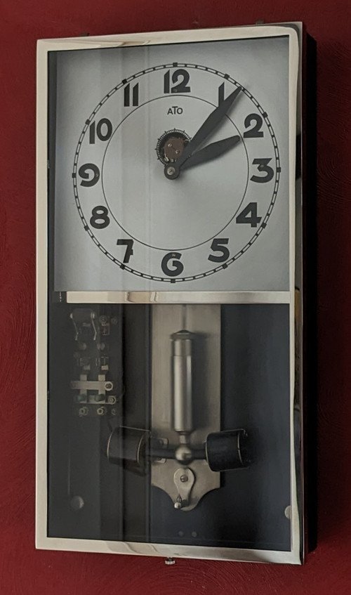 ATO extra-flat wall clock