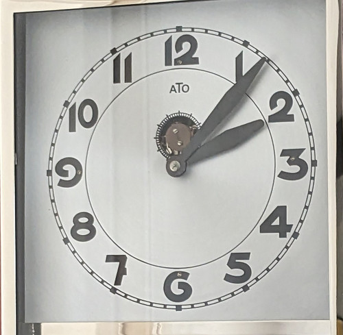 ATO extra-flat wall clock