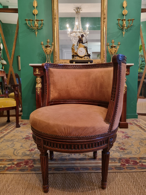Canabas, breiter halbkreisförmiger Drehsessel aus der Louis-XVI-Zeit.