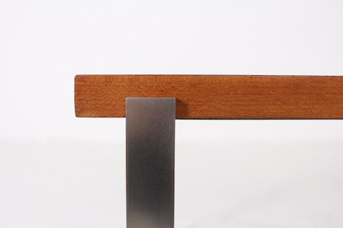 Table Basse / Bout De Canapé Moderniste.