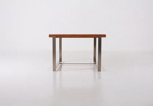 Table Basse / Bout De Canapé Moderniste.