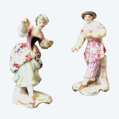 Paire De Personnages En Porcelaine Par Samson