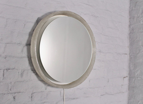 Round Illuminated Plexiglass Mirror.