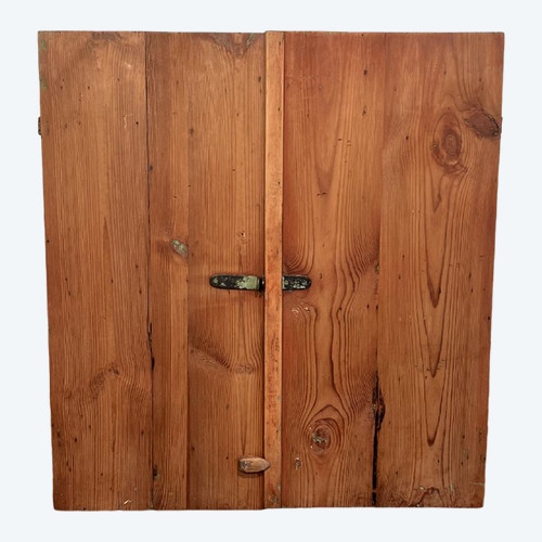 Larch cabinet from the early 1900s