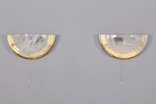 Paire D’appliques ‘demi-lune’ En Laiton Et Verre.