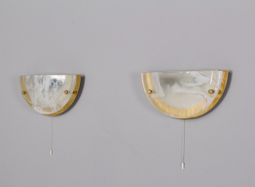 Paire D’appliques ‘demi-lune’ En Laiton Et Verre.