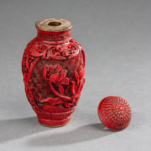 Cinnabar Lacquer Snuffbox, 19th Century