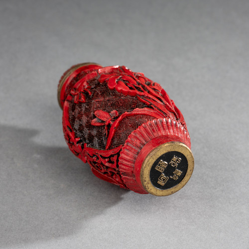 Cinnabar Lacquer Snuffbox, 19th Century