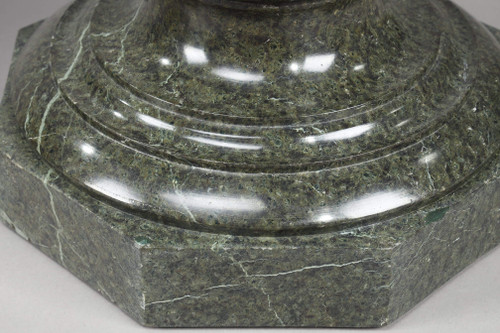 Deux Importantes Colonnes en marbre vert à cannelures