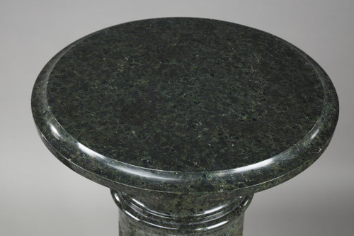 Deux Importantes Colonnes en marbre vert à cannelures
