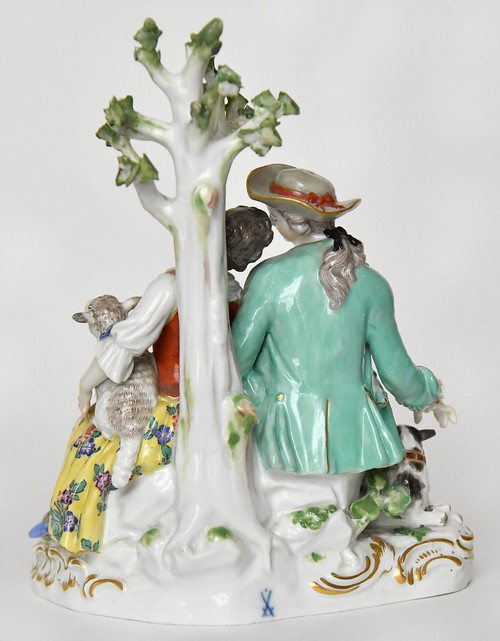 Meissen porcelain group representing a loving couple under a tree, Model D19