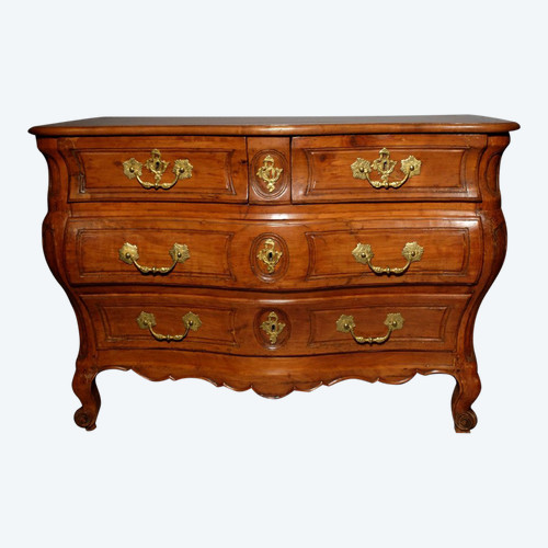 Bordeaux chest of drawers from the Louis XV period