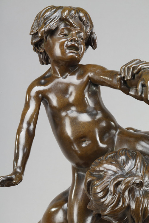 Bronzo con patina marrone raffigurante un Uomo che porta un bambino sulla schiena, di Gaston Leroux (1854-1942)