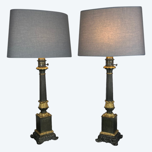 PAIRE DE LAMPES CARCEL D'EPOQUE RESTAURATION EN TÔLE ET BRONZE CISELÉ ET DORÉ