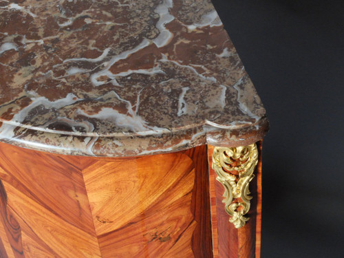 Paire d'encoignures d'époque Louis XV