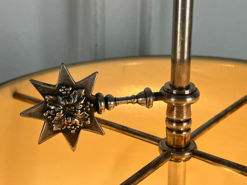 ANTIKE WÄRMFLASCHENLAMPE AUS VERSILBERTER BRONZE MIT BLECHSCHIRM