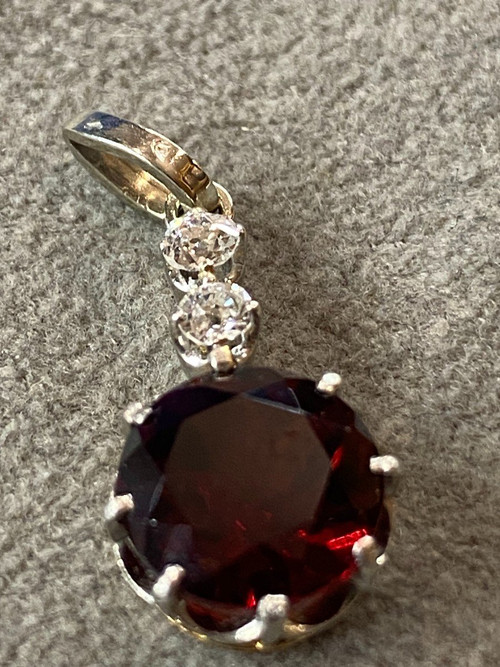 Garnet pendant Ref 367.97