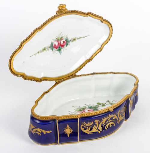 Late 19th Century Sèvres Style Porcelain Jewelry Box