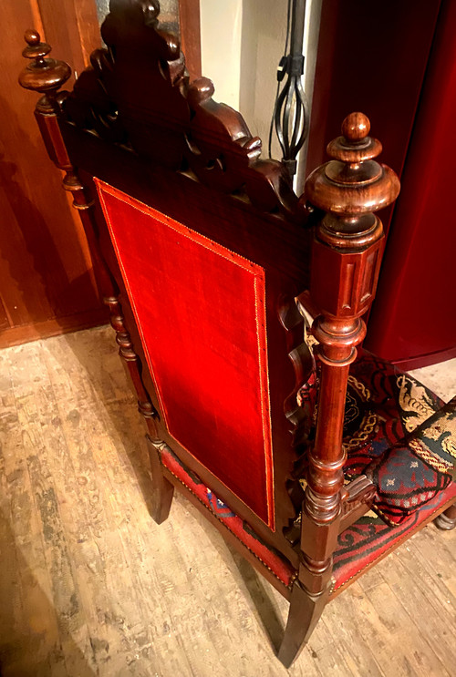 Wichtiger Sessel Napoleon III im Renaissance-Stil aus Palisanderholz, bezogen mit einer Tapisserie mit kleinen Punkten.