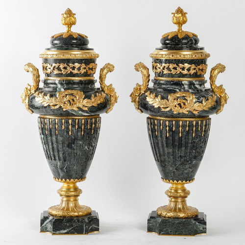 Paire De Cassolettes En Marbre Vert Et Bronze Doré  XIXème Siècle