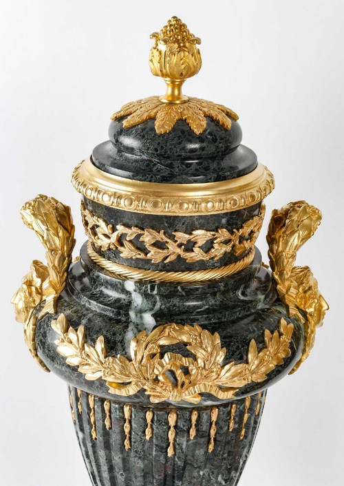 Paire De Cassolettes En Marbre Vert Et Bronze Doré  XIXème Siècle