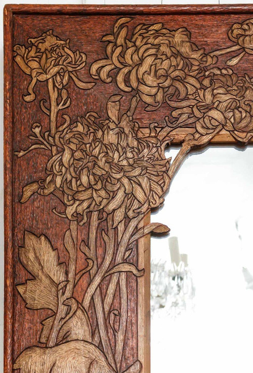 Important Art Nouveau mirror frame