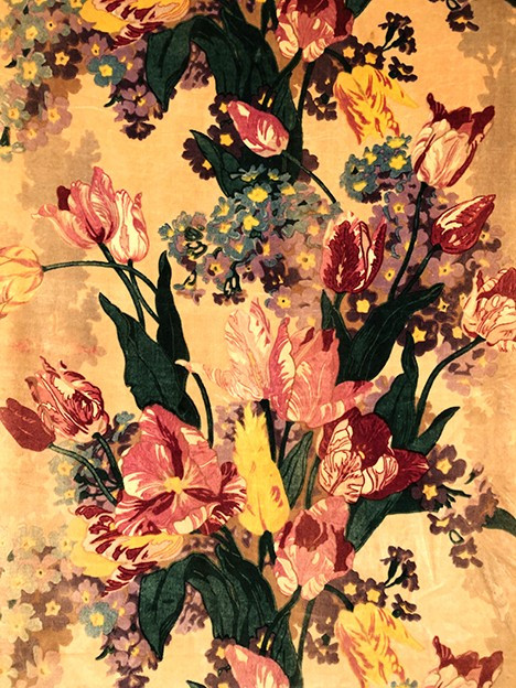 Tür aus bedrucktem Samt mit Blumendekor