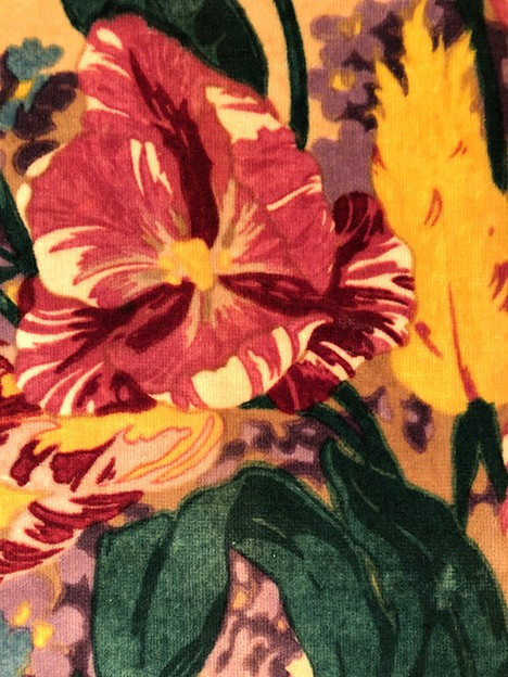 Tür aus bedrucktem Samt mit Blumendekor