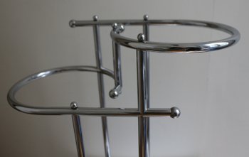 Porte-parapluie moderniste