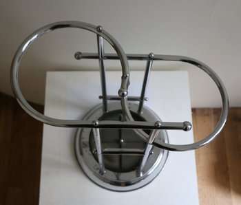 Porte-parapluie moderniste