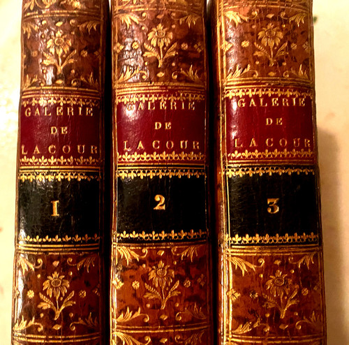 Galerie de l'Ancienne Cour , 3 volumes in 12 , imprimés en 1786 premier texte connu de Saint Simon. Rare .