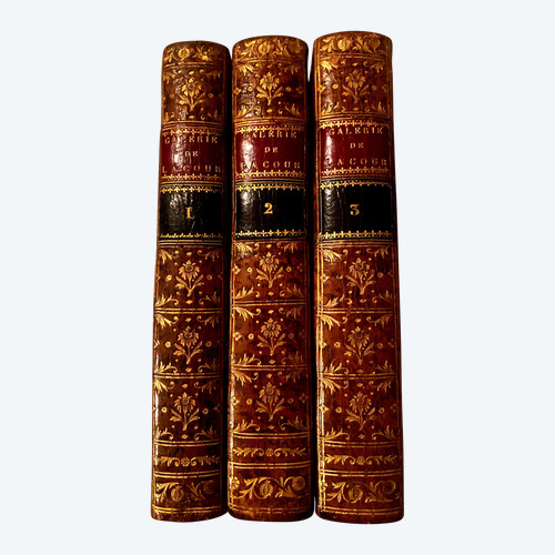 Galerie de l'Ancienne Cour , 3 volumes in 12 , imprimés en 1786 premier texte connu de Saint Simon. Rare .