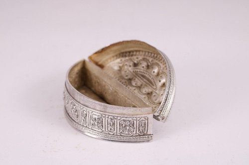 Scatola di lime mezza luna in argento Burma Betel Shan