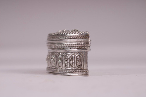 Scatola di lime mezza luna in argento Burma Betel Shan